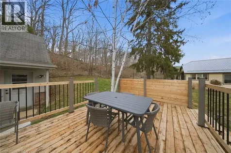 7 Barry Drive Brantford ON N3T 1W1