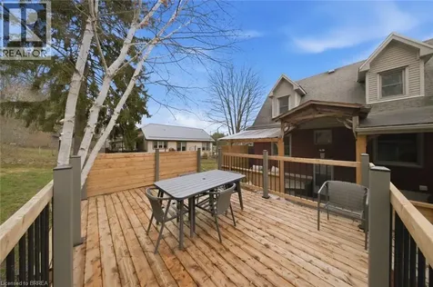 7 Barry Drive Brantford ON N3T 1W1