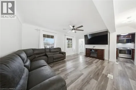 7 Barry Drive Brantford ON N3T 1W1