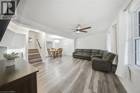 7 Barry Drive Brantford ON N3T 1W1