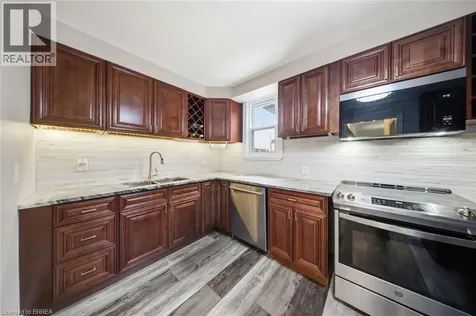 7 Barry Drive Brantford ON N3T 1W1