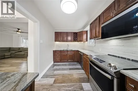 7 Barry Drive Brantford ON N3T 1W1