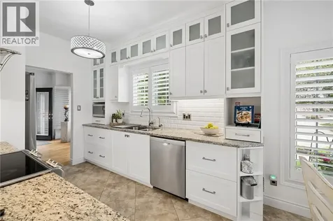 147 Reiber Court Waterloo ON N2L 6N2