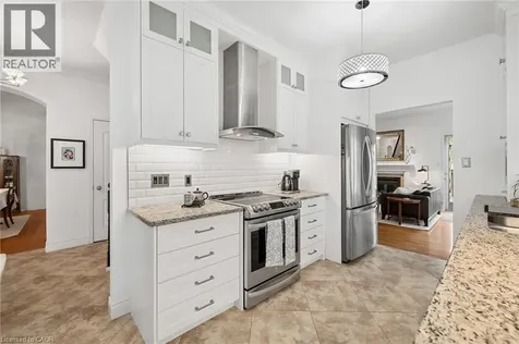 147 Reiber Court Waterloo ON N2L 6N2