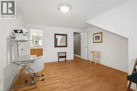 147 Reiber Court Waterloo ON N2L 6N2
