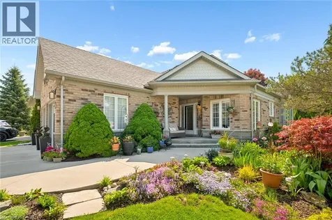 147 Reiber Court Waterloo ON N2L 6N2