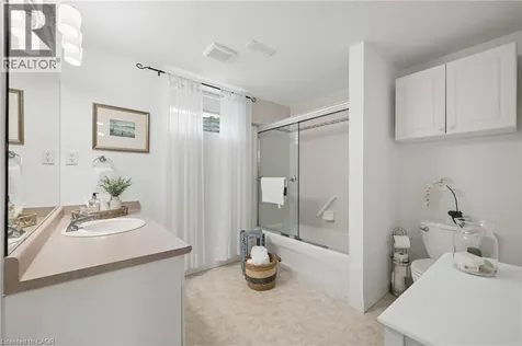 147 Reiber Court Waterloo ON N2L 6N2