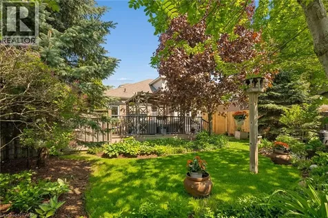 147 Reiber Court Waterloo ON N2L 6N2