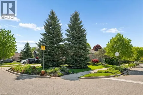 147 Reiber Court Waterloo ON N2L 6N2