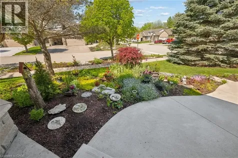 147 Reiber Court Waterloo ON N2L 6N2