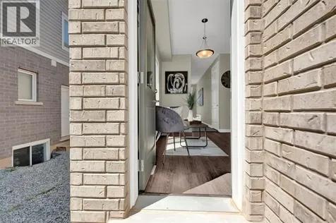 9338 White Oak Avenue Niagara Falls ON L2G 3P6