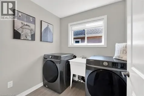 9338 White Oak Avenue Niagara Falls ON L2G 3P6