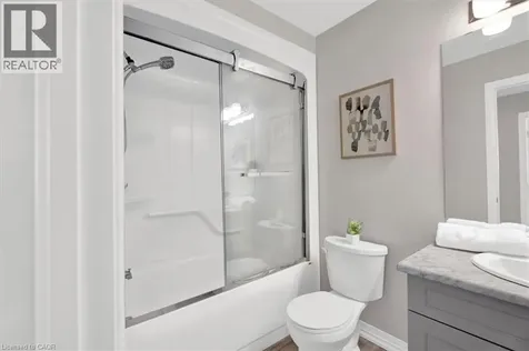 9338 White Oak Avenue Niagara Falls ON L2G 3P6