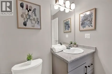 9338 White Oak Avenue Niagara Falls ON L2G 3P6