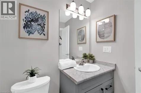 9338 White Oak Avenue Niagara Falls ON L2G 3P6