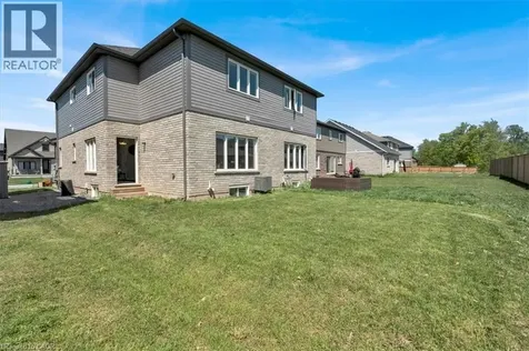 9338 White Oak Avenue Niagara Falls ON L2G 3P6