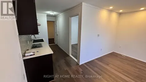 104 Danforth Road Toronto (oakridge) ON M1L 3W7