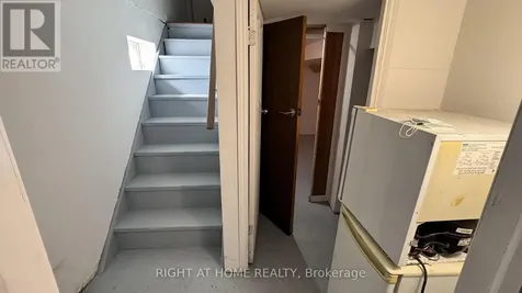104 Danforth Road Toronto (oakridge) ON M1L 3W7