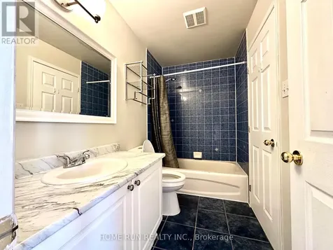 135 Kinross Private Ottawa ON K2K 3P9