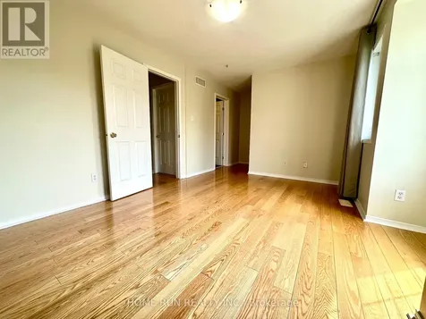 135 Kinross Private Ottawa ON K2K 3P9
