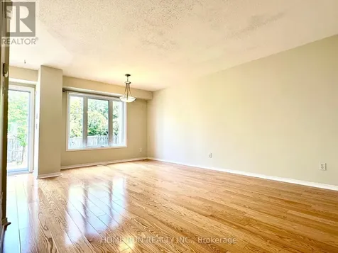 135 Kinross Private Ottawa ON K2K 3P9