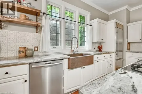122 Dufferin Avenue Brantford ON N3T 4R1