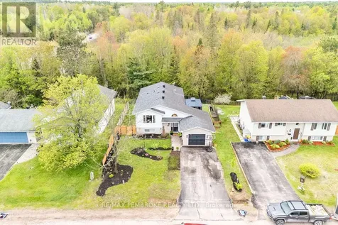 66 Woodland Crescent Petawawa ON K8H 3M1