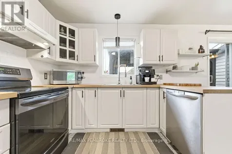66 Woodland Crescent Petawawa ON K8H 3M1