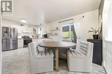 66 Woodland Crescent Petawawa ON K8H 3M1