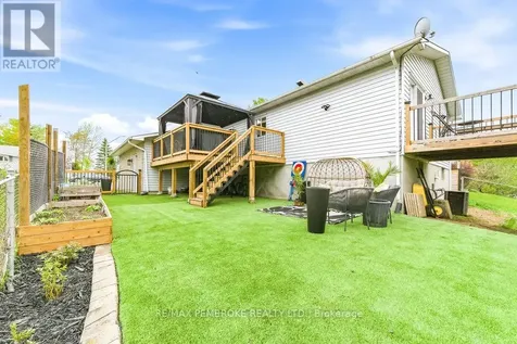 66 Woodland Crescent Petawawa ON K8H 3M1