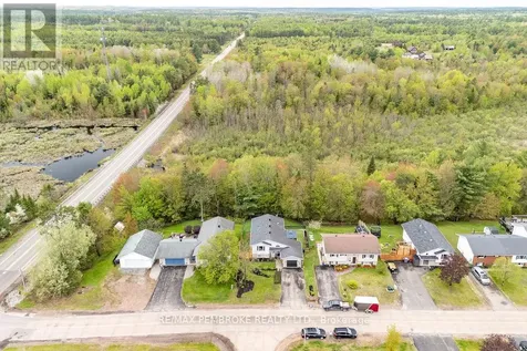 66 Woodland Crescent Petawawa ON K8H 3M1