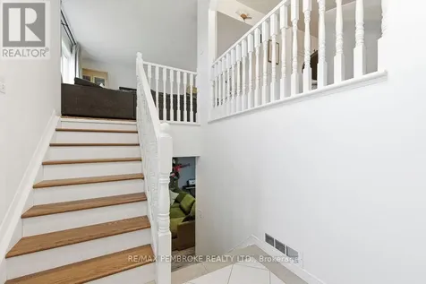 66 Woodland Crescent Petawawa ON K8H 3M1