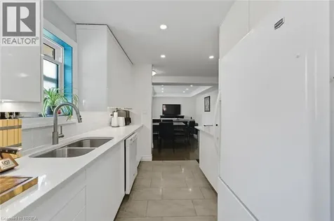1314 Fisher Avenue Burlington ON L7P 2L6
