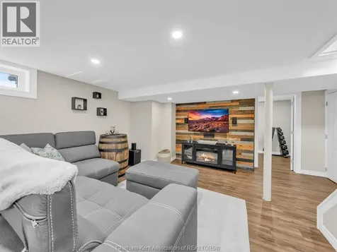 911 Homedale Boulevard Windsor ON N8S 2T1