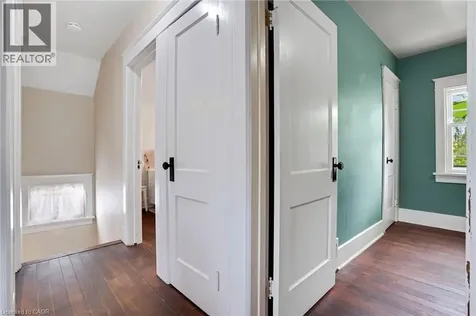 339 Greenfield Avenue Kitchener ON N2C 1E2