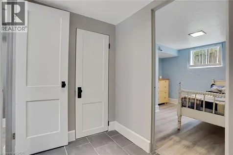339 Greenfield Avenue Kitchener ON N2C 1E2