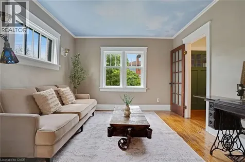 339 Greenfield Avenue Kitchener ON N2C 1E2