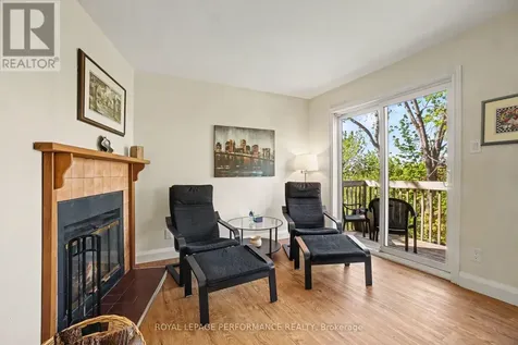 34 Huntview Private Ottawa ON K1V 0M5