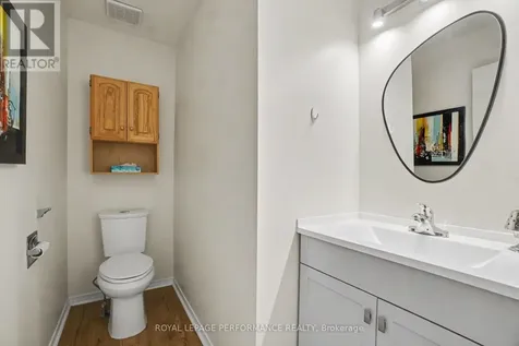 34 Huntview Private Ottawa ON K1V 0M5