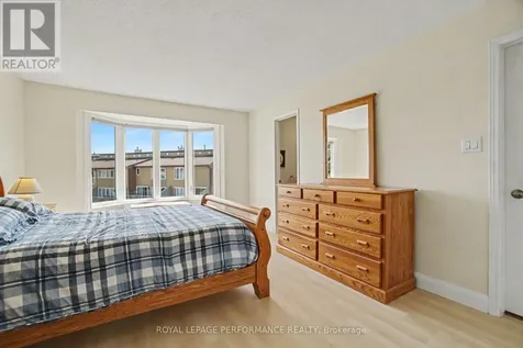 34 Huntview Private Ottawa ON K1V 0M5