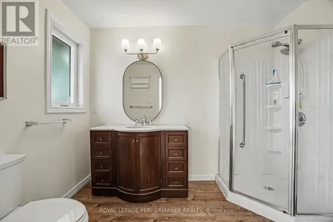 34 Huntview Private Ottawa ON K1V 0M5