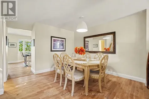 34 Huntview Private Ottawa ON K1V 0M5