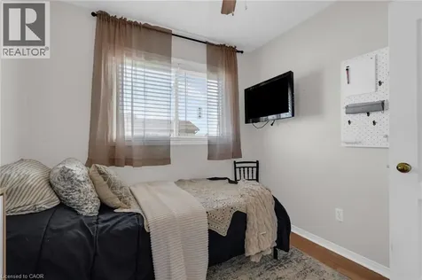4 Parkside Crescent Angus ON L0M 1B3