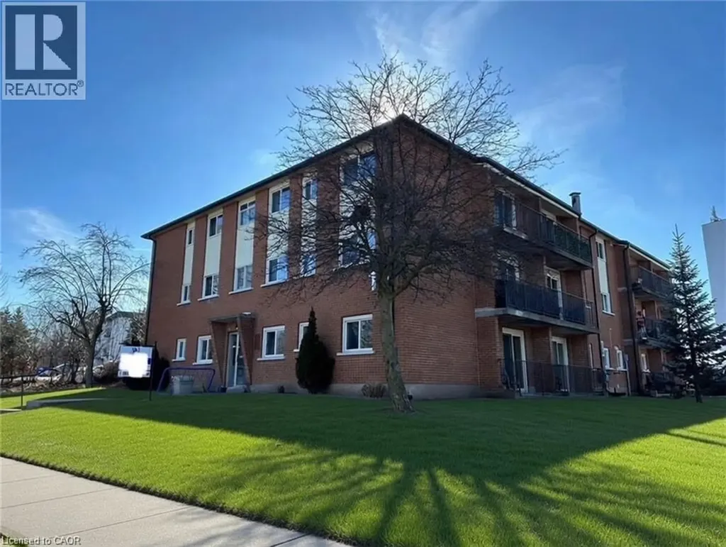 15 Mowat Boulevard Kitchener ON N2E 1J1