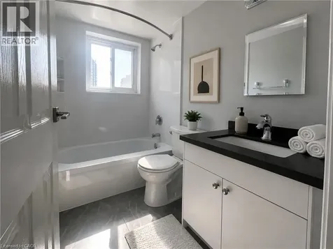 15 Mowat Boulevard Kitchener ON N2E 1J1