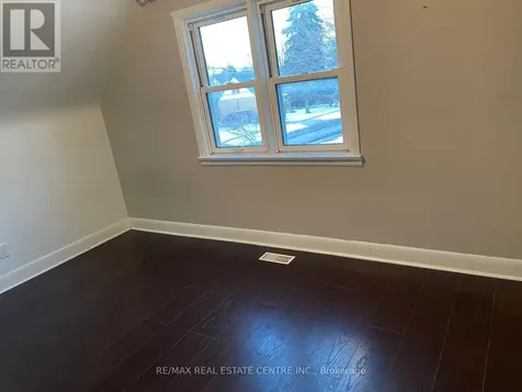 41 Belleview Avenue East Kitchener ON N2B 1G4