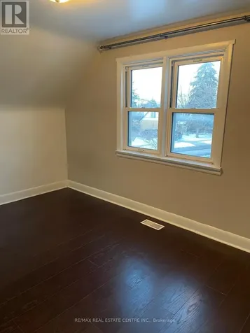 41 Belleview Avenue East Kitchener ON N2B 1G4