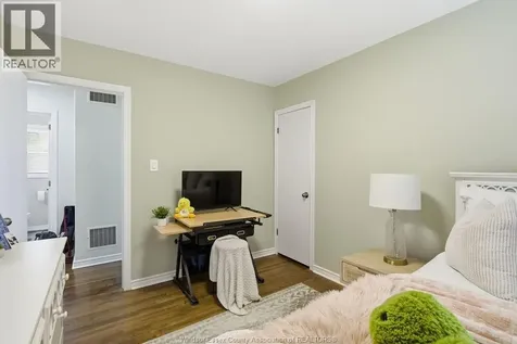826 Watson Avenue Windsor ON N8S 3S8