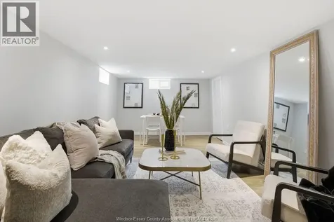 826 Watson Avenue Windsor ON N8S 3S8