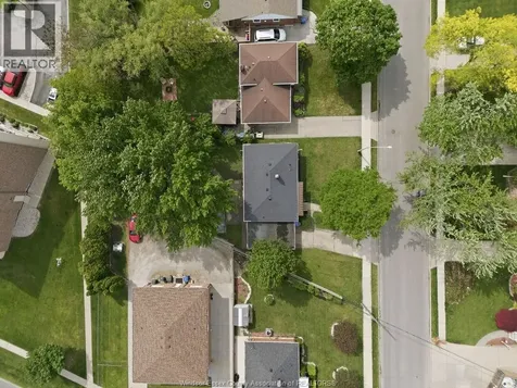 826 Watson Avenue Windsor ON N8S 3S8
